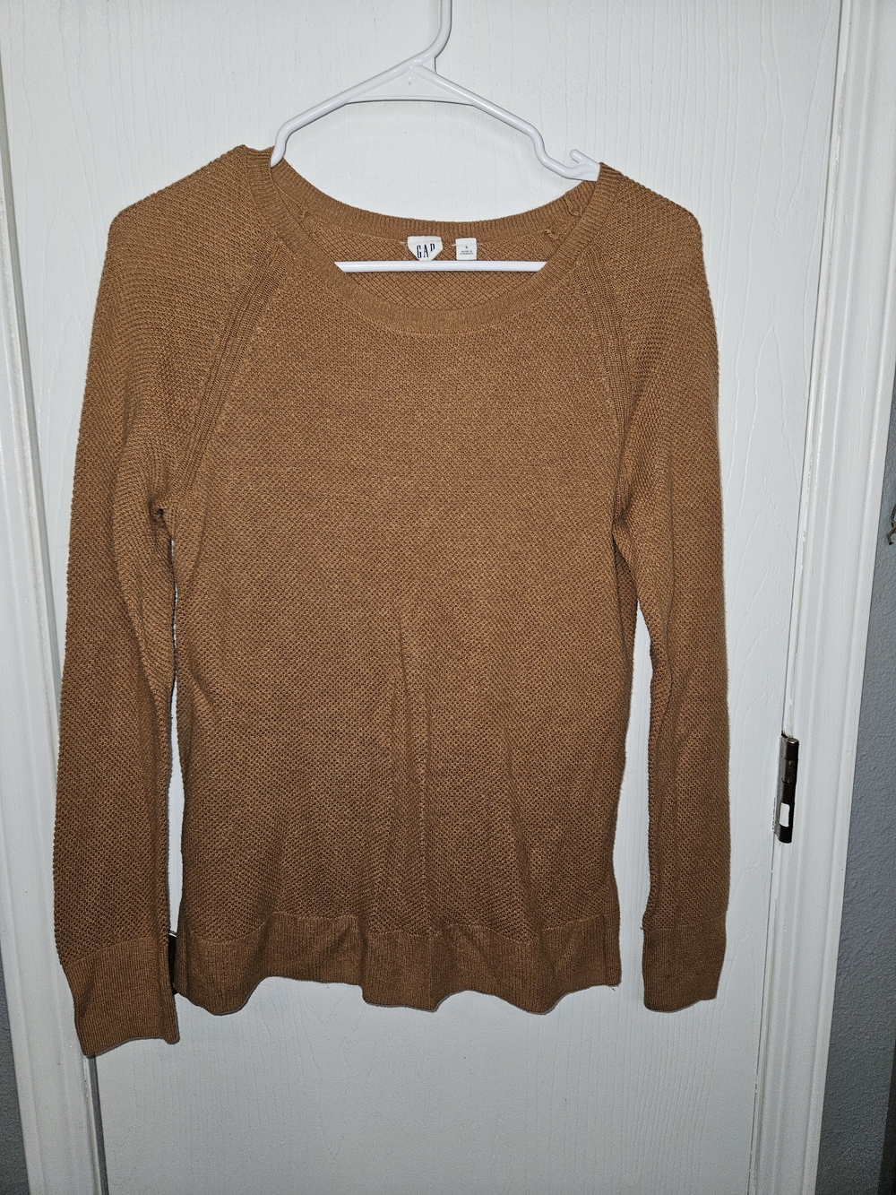 GAP Women's Scoopneck Sweater in Warm Brown